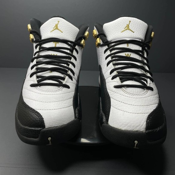 🔥SOLD🔥 Used Air Jordan 12 Royalty Taxi Women Size 7.5 Kids size : 6 - Picture 2 of 7
